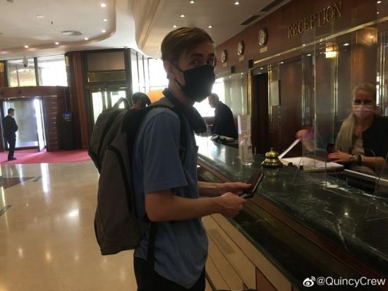 LGD DOTA2 战队荣耀晋级总决赛